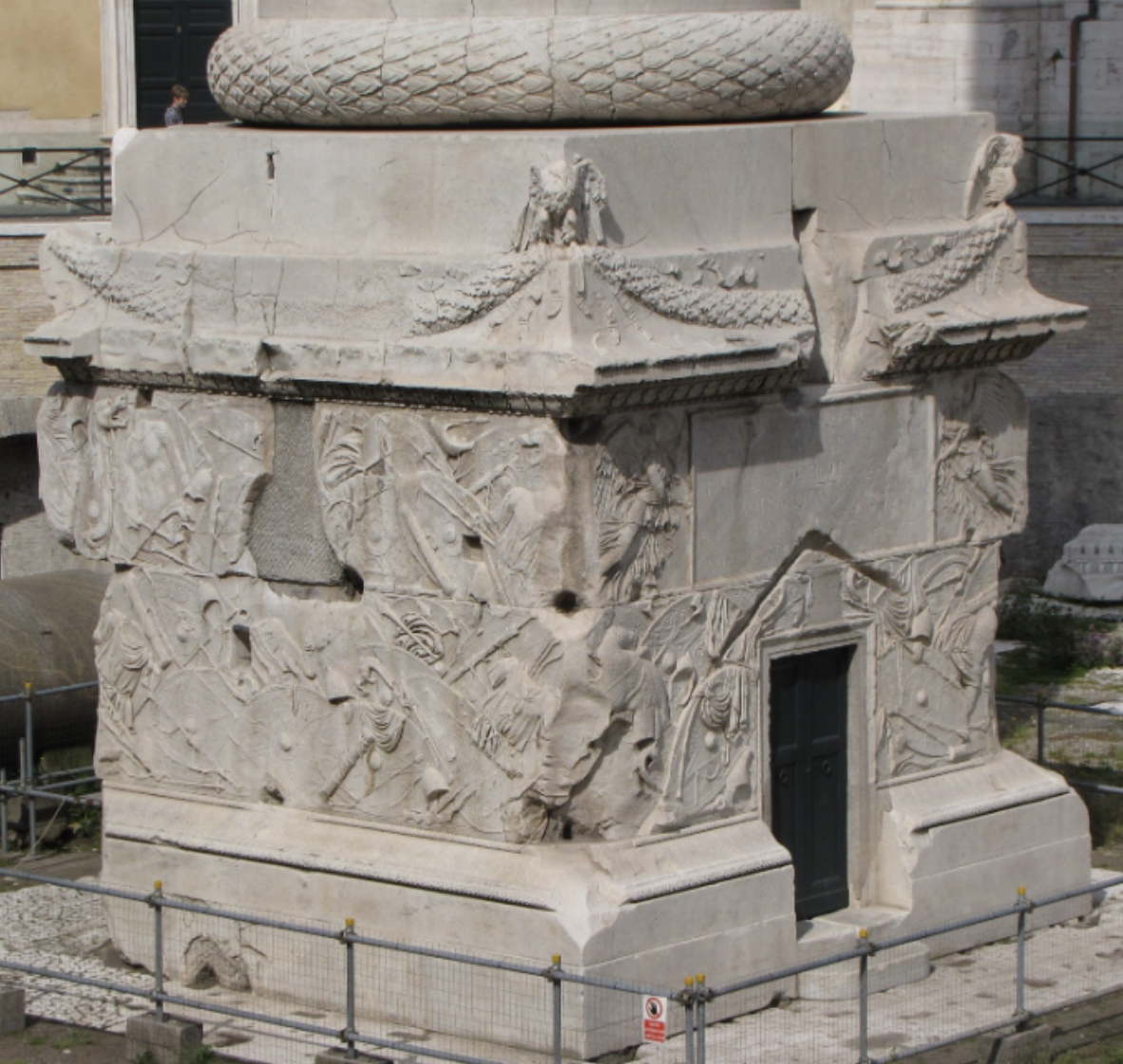 in the forum of Trajan, the base of the column is decorated w/ war spoils, theres a staircase in the center of the column, 150 steps.