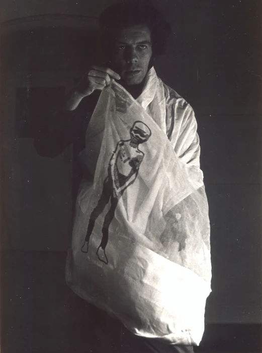 <p>Helio Oiticica - Parangole 18: Embody Revolt </p>