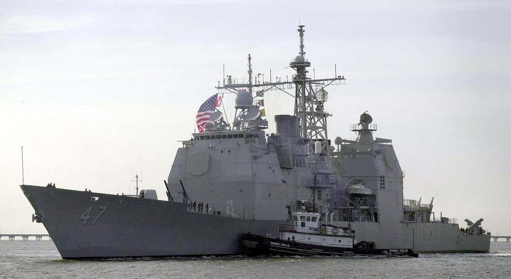 <ol><li><p>Split superstructure</p></li><li><p>Missions: USW, SUW, STW, AW </p></li><li><p>Weapons: 2 5in guns, 2 VLS (61 cells forward and aft), 2 CIWS, 2 torpedo launchers, 2 harpoon canisters</p></li><li><p>2 MH-60 Helos</p></li></ol><p></p>