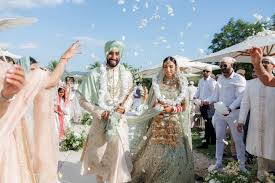 <ul><li><p>at weddings</p></li><li><p>on TV shows</p></li><li><p>asian radio stations</p></li></ul>