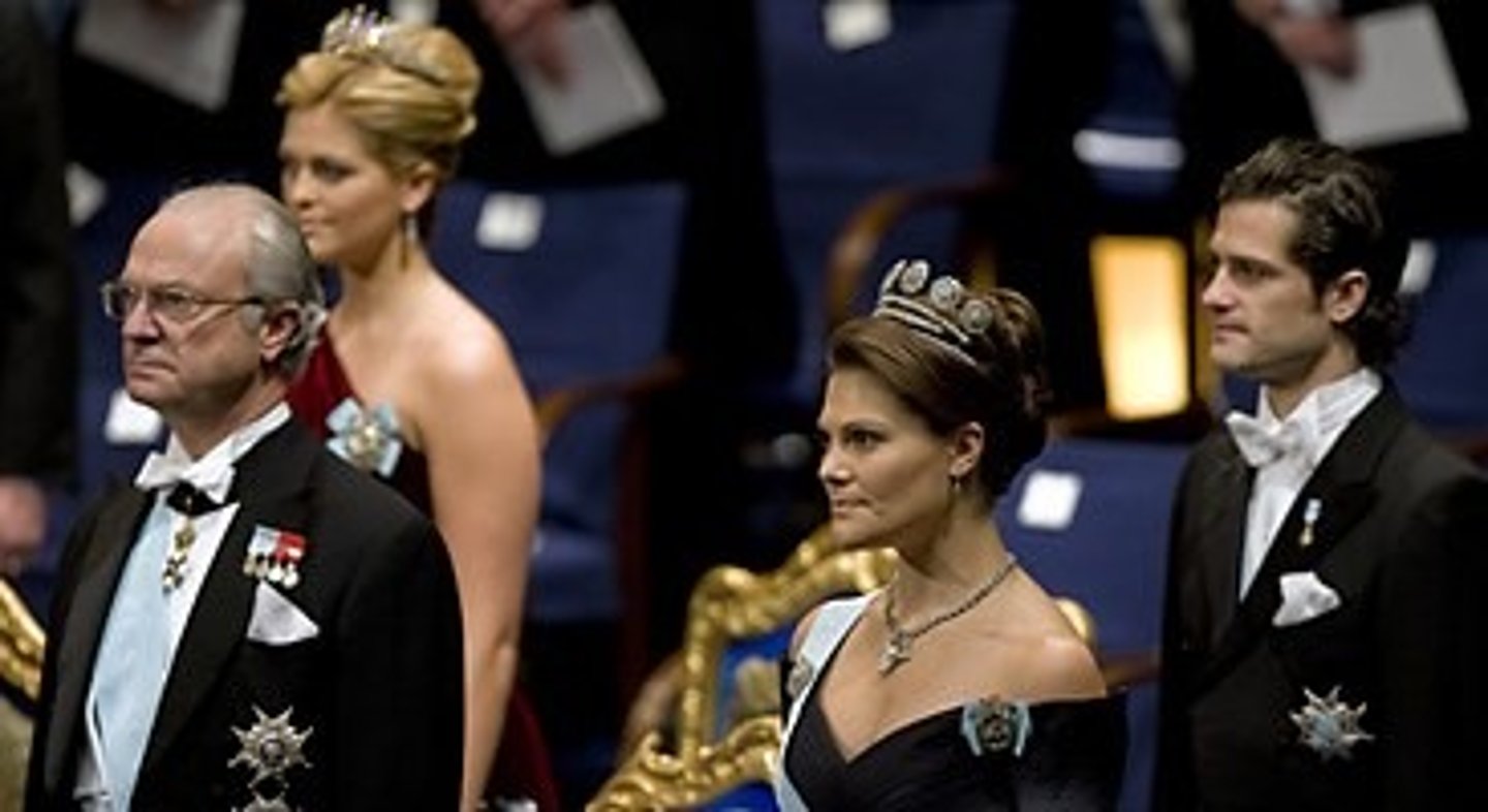 <p>Reglerar den svenska tronföljden</p>