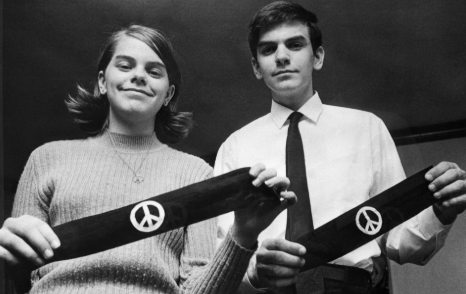 <p>Tinker v. Des Moines (1969)</p>