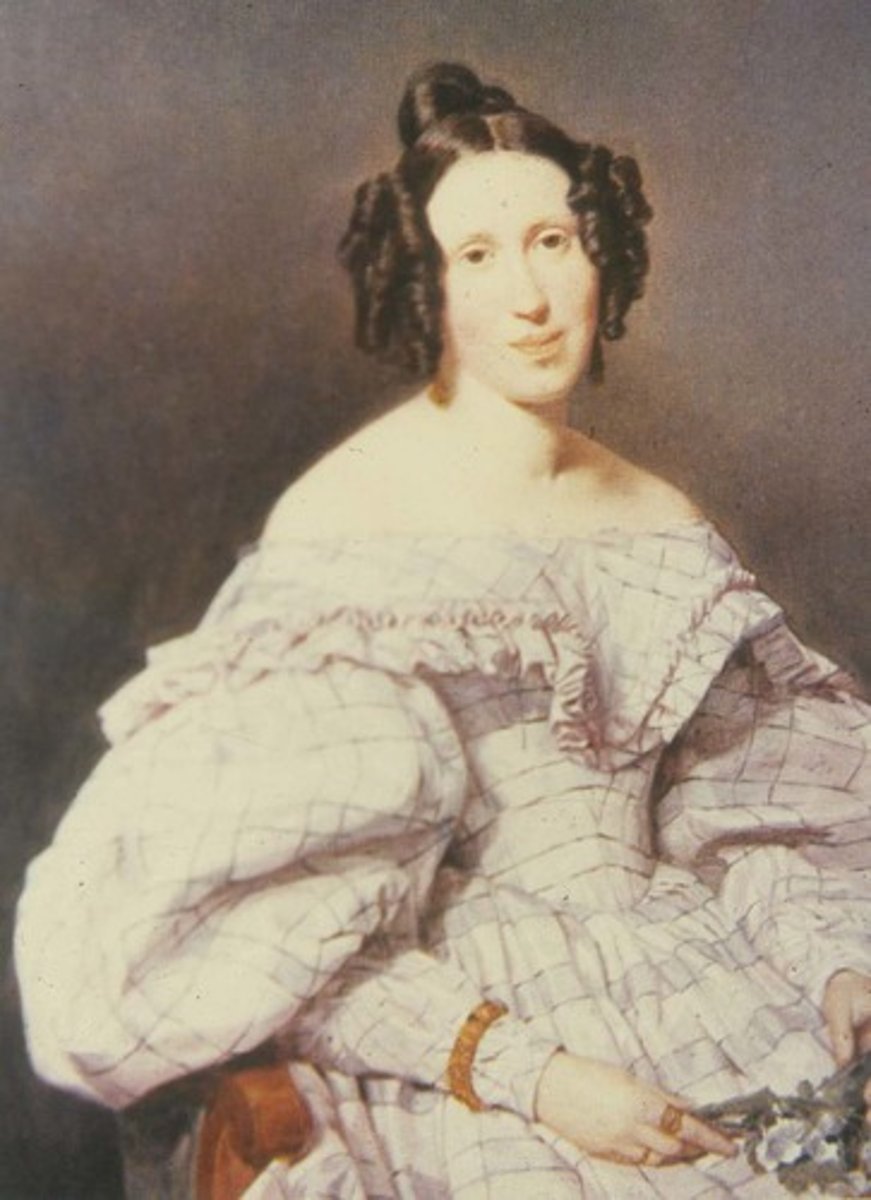 <p>Extremely full at the shoulder, decreasing in size to the wrist where they end in a fitted cuff.</p><p>- early victorian era</p>