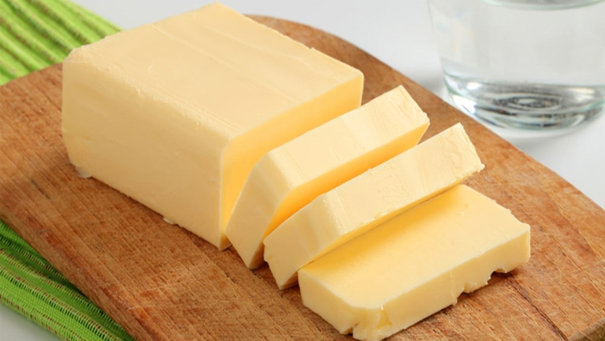 <p><span style="color: red">BUTTER</span></p>