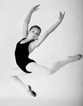 <p><span>Is a very high jump in a split, but although both legs are parallel to the floor, the front leg is bent from the knee inward. Most often the arms are either thrust up in a V with palms facing out and down, or one-forward, one-to-the-side in a ninety-degree angle and palms down</span></p>
