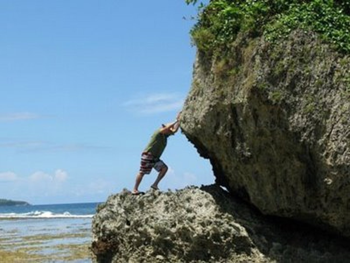 <p>bất động, không thể di chuyển</p>