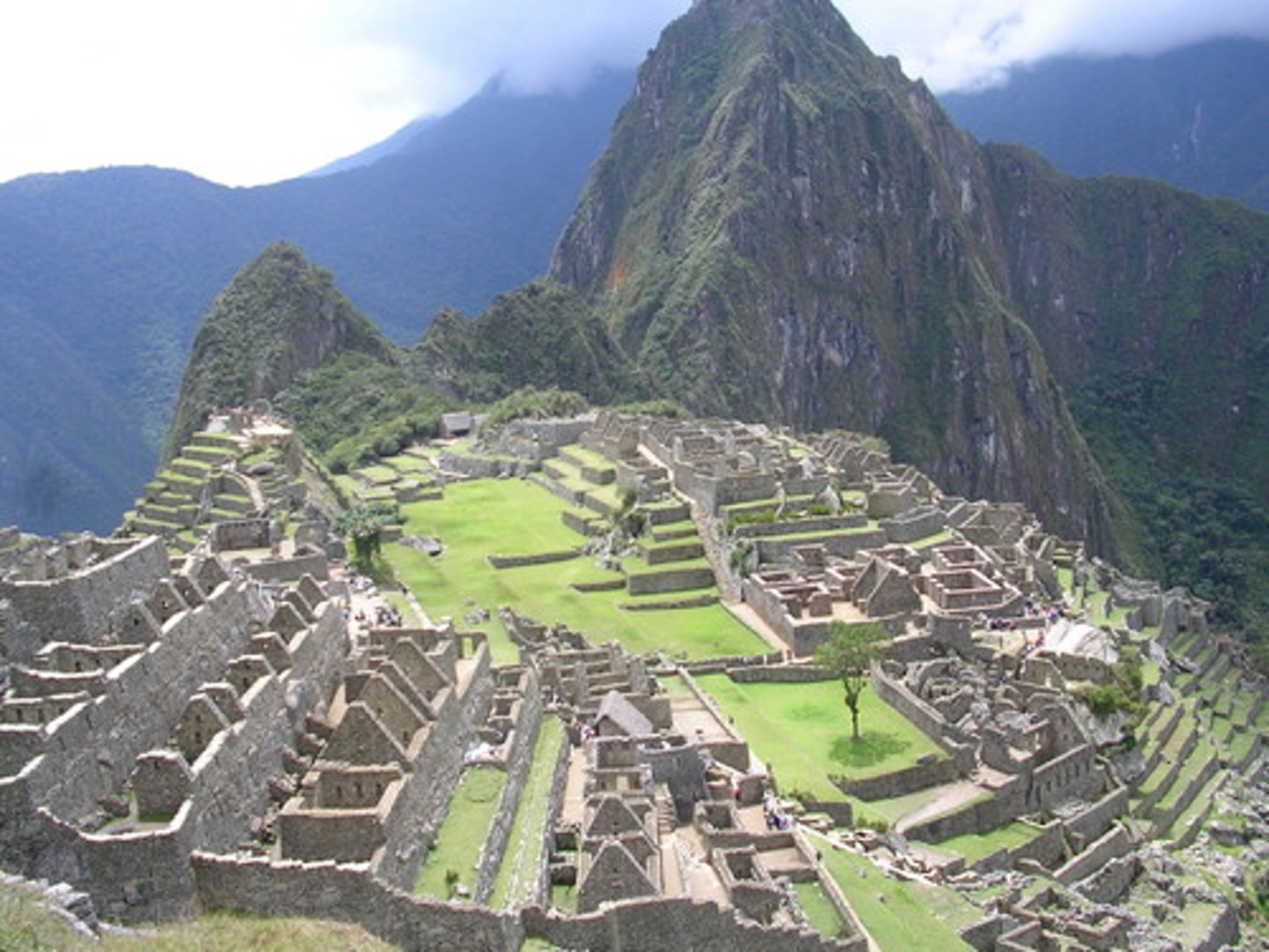 <p>The Western Hemisphere's largest</p><p>imperial state in the fifteenth and early sixteenth</p><p>centuries; built by a relatively small community</p><p>of Quechua-speaking people, the empire stretched some 2,500 miles along the Andes Mountains, which run nearly the entire length of the west coast of South America, and contained perhaps 10 million subjects.</p>