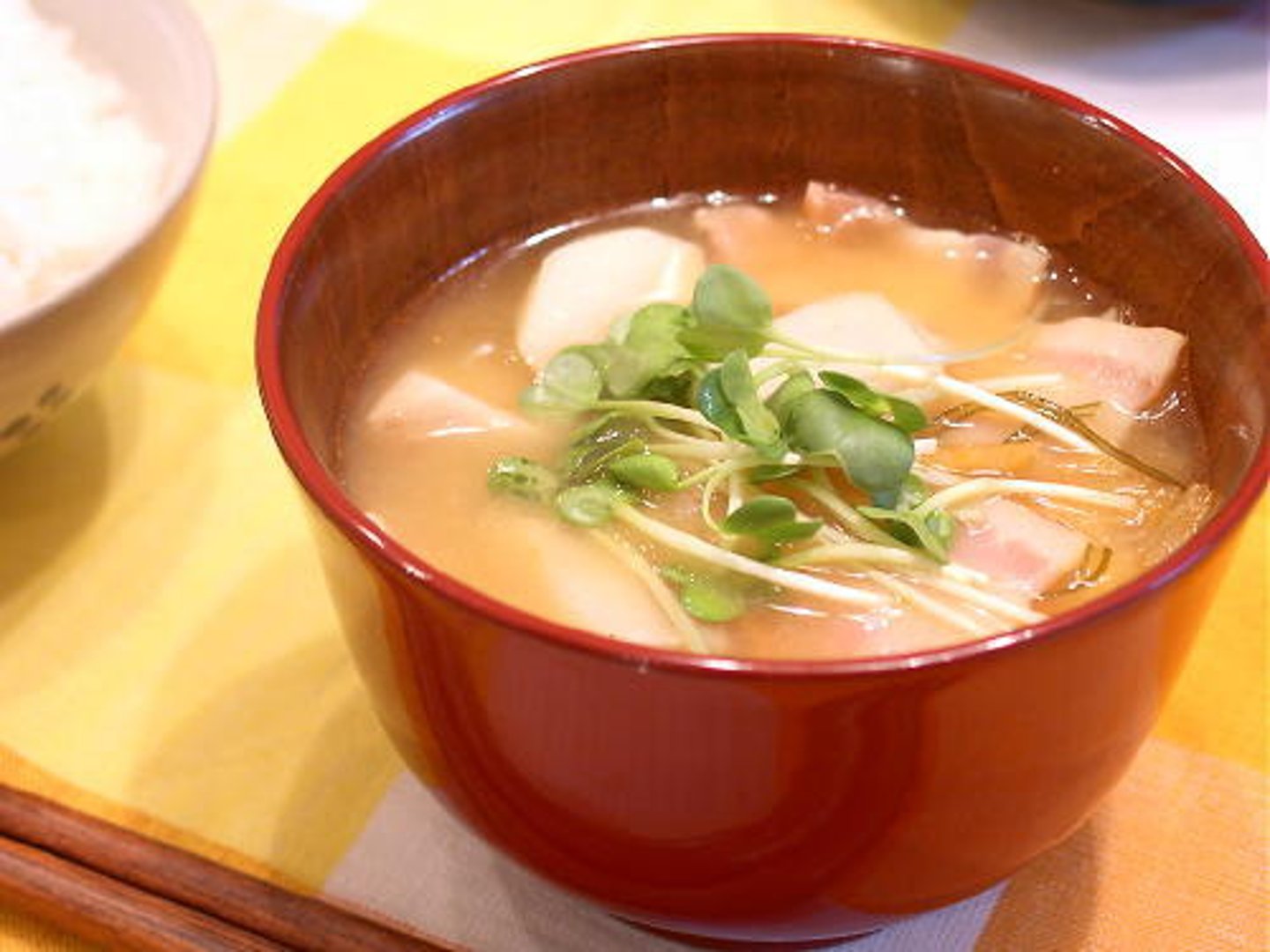 <p>miso soup</p>