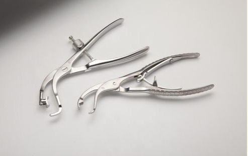 <p>Plate Forceps</p>