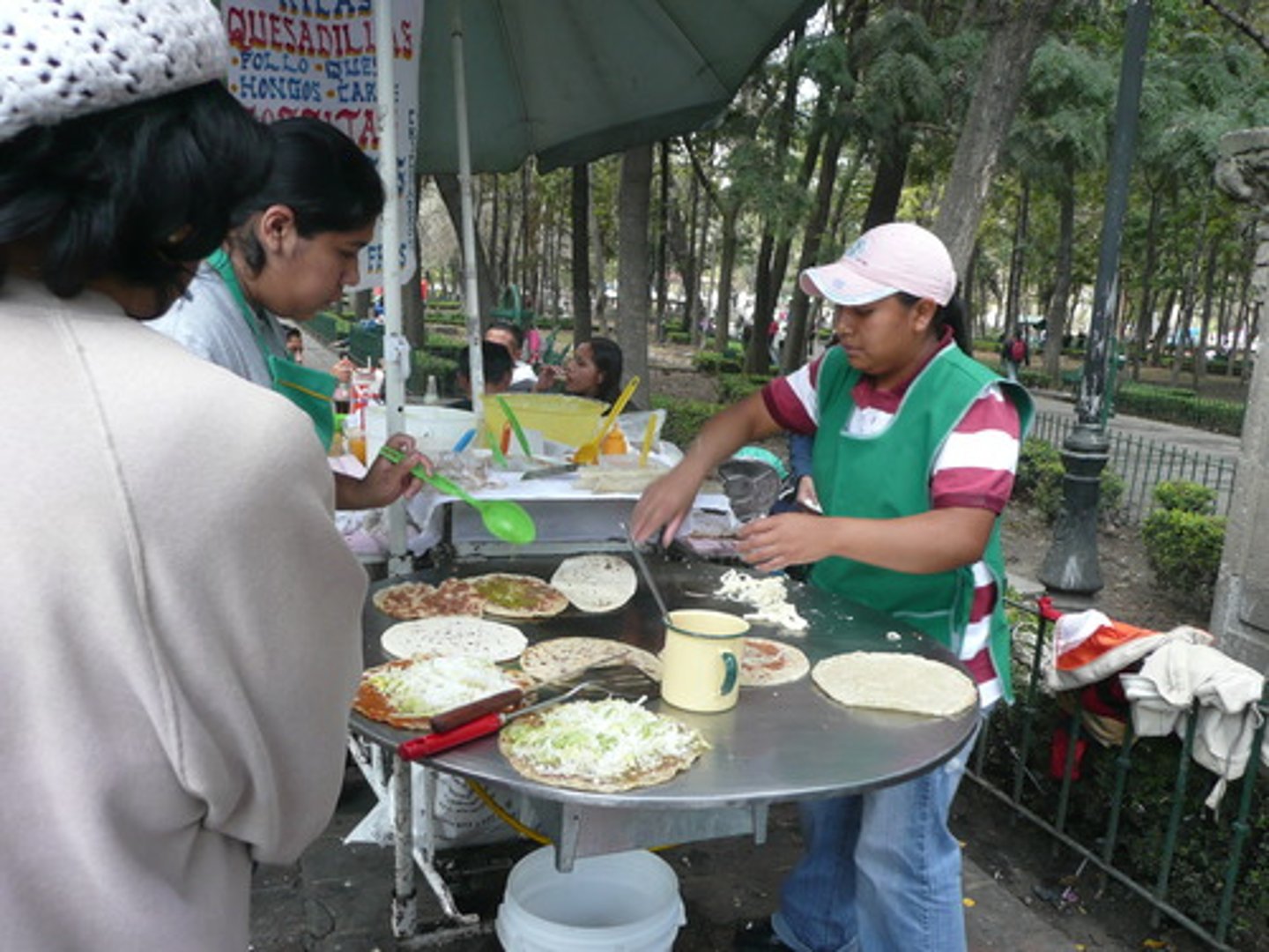 <p>(n): thức ăn đường phố</p>