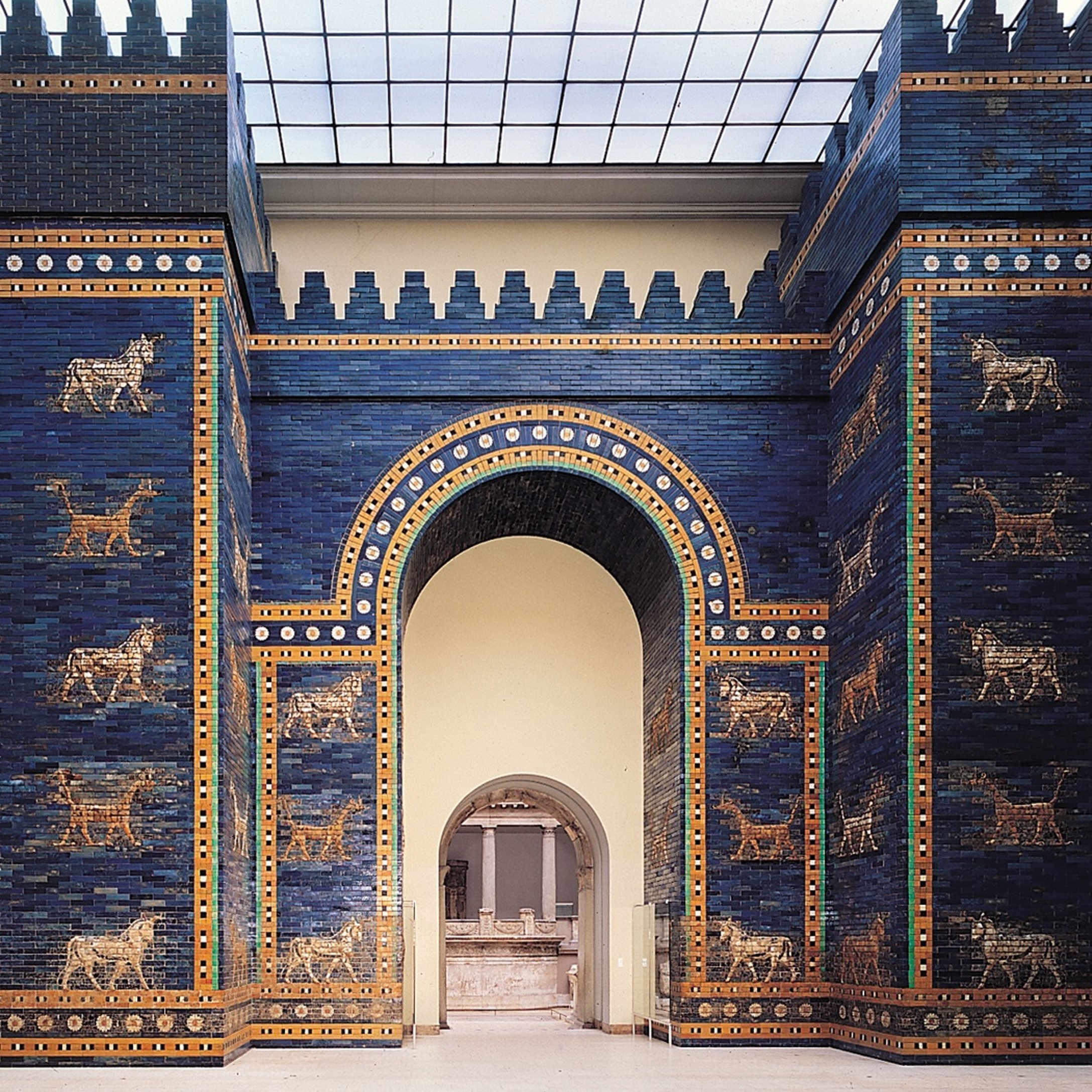 <p><strong>Ishtar Gate</strong></p>