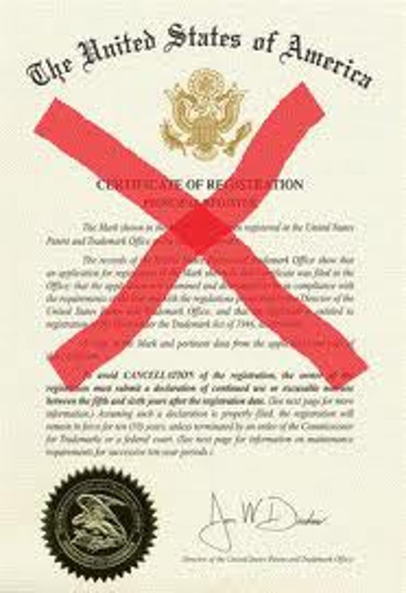 <p>nullification, in U.S. history, a doctrine expounded by the advocates of extreme states' rights. It held that states have the right to declare null and void any federal law that they deem unconstitutional.</p>