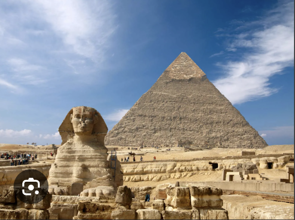 <p>Great Pyramids &amp; Sphinx (Khafre and Sphinx)</p>