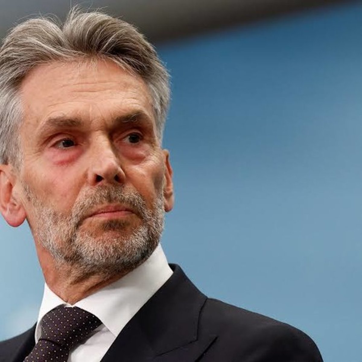 <p>current prime minister</p><p>- no party affiliation</p>