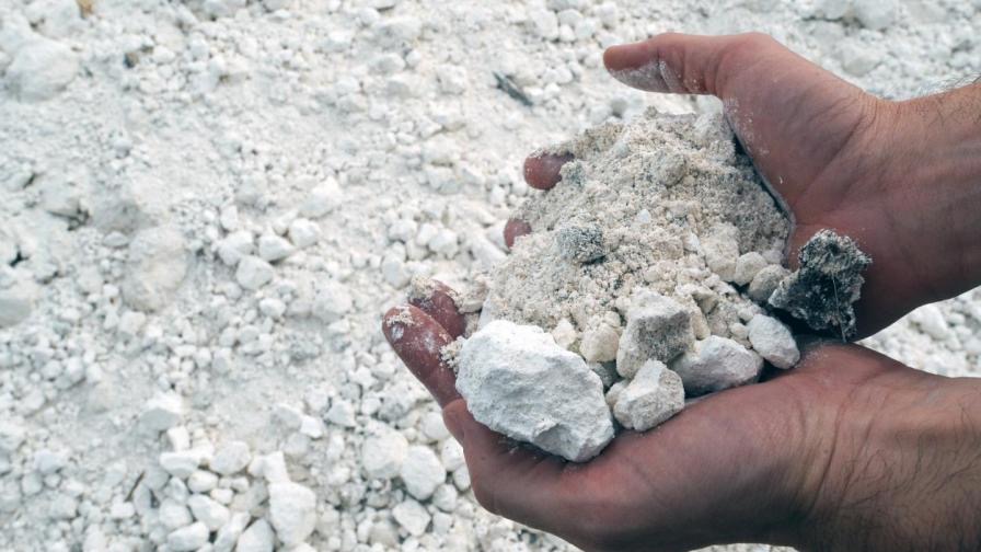 <p><span>a soft mineral, calcium sulfate (CaSO₄·2H₂O), widely used as a building material, most commonly for drywall and plaster,</span></p>