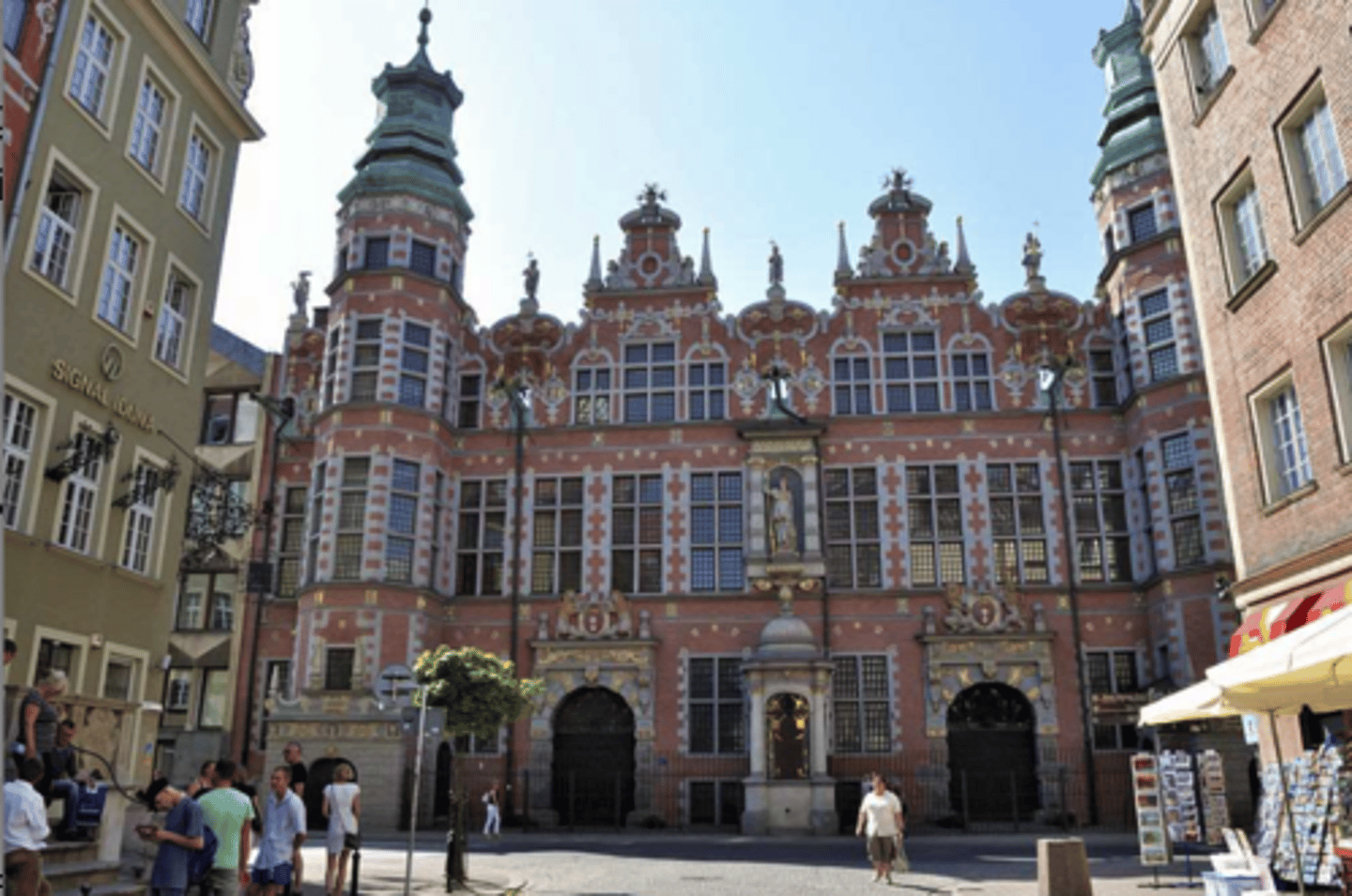 <p>by Antoninus van Obbergen is a repertory of ornate gables, strapwork &amp; banded orders.</p>