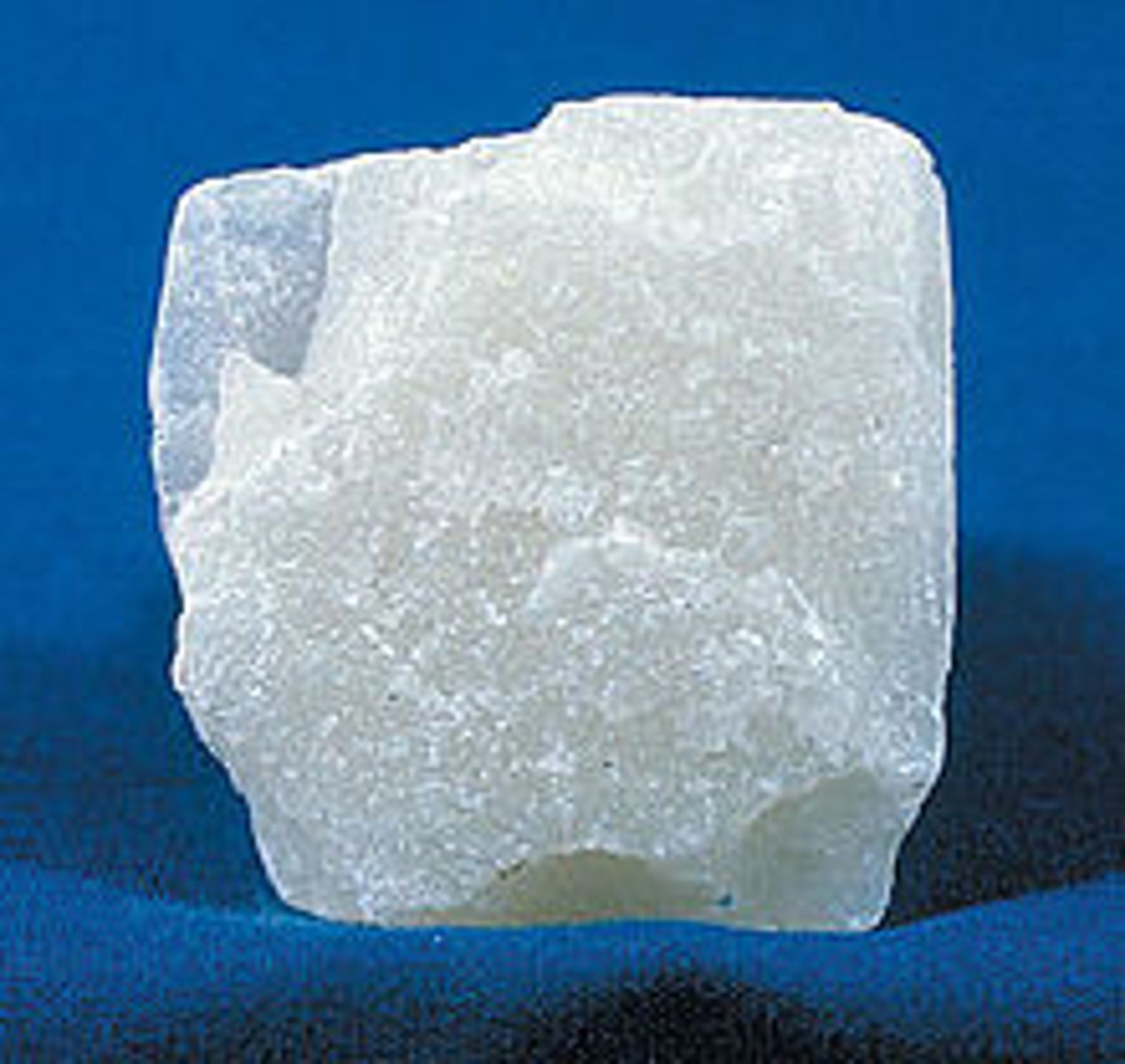 <p>Non Metallic Luster. 1.0 hardness. White streak. White, yellow, grey, green, pink, brown color. Soapy feel, massive or foliated, waxy to silky to pearly luster.</p>