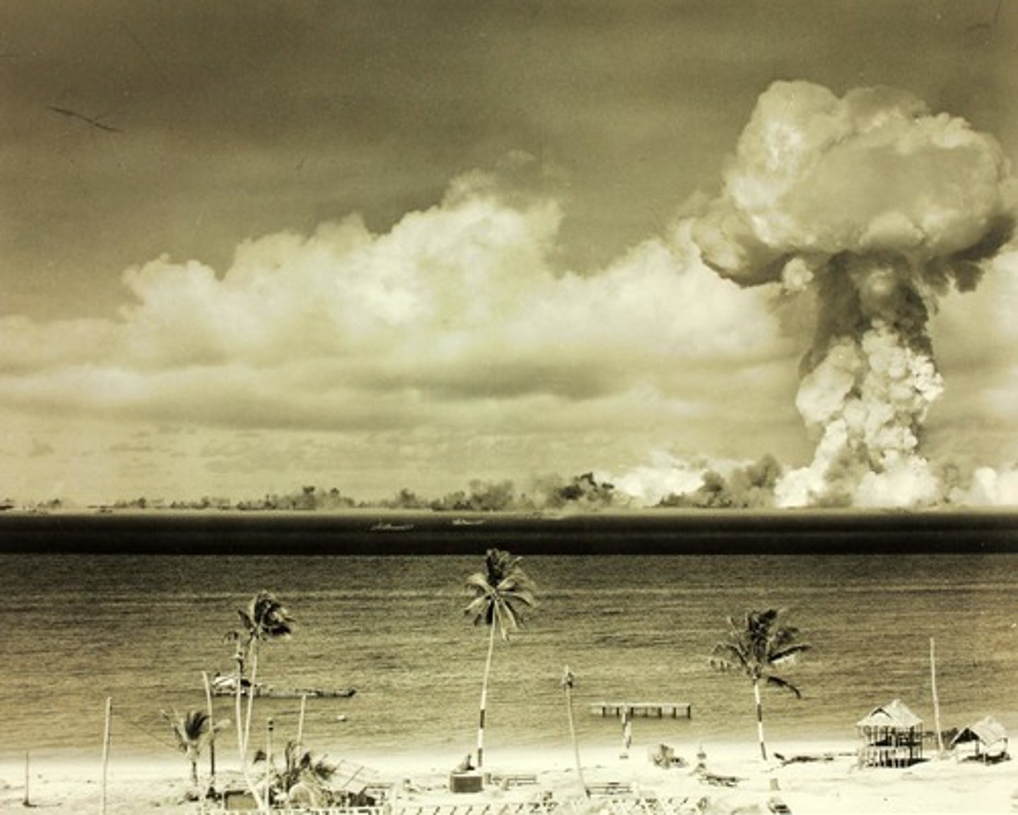 <p>bomb dropped by an American bomber on Hiroshima and Nagasaki destroying both cities</p>