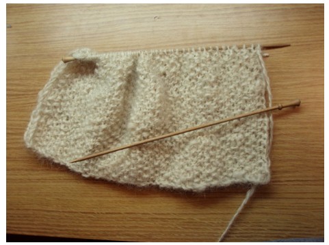 <p>What fiber art techniques is shown in</p><p>this image?</p>