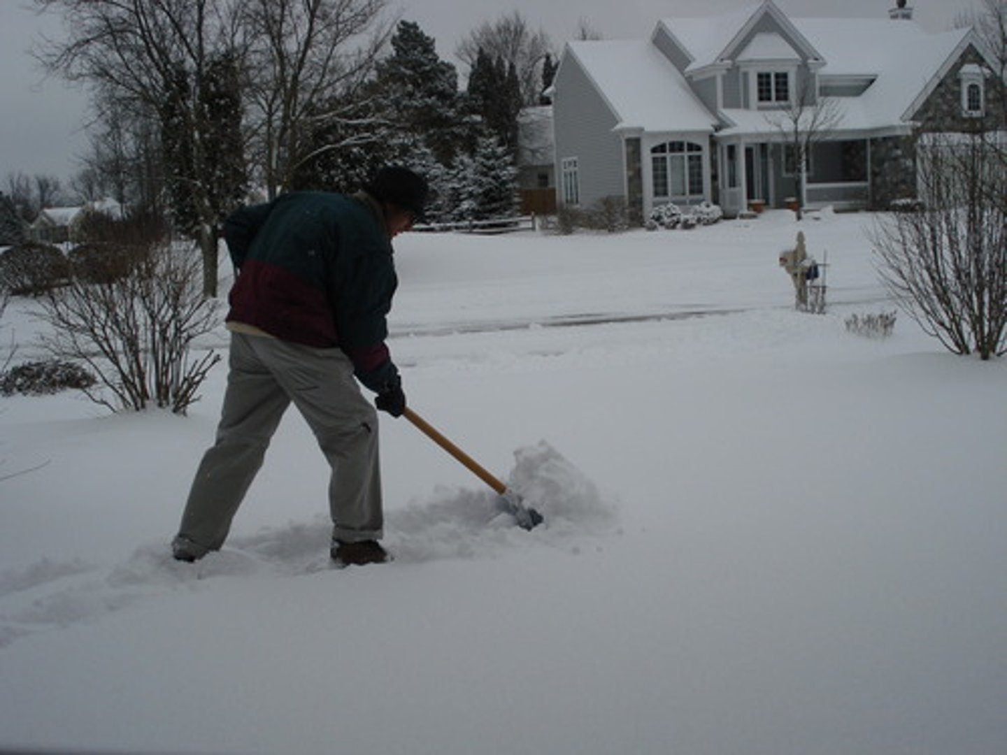 <p>to shovel snow</p>