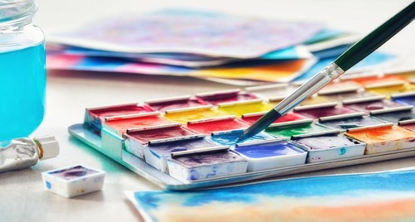 <p>A soft and transparent paint made from pigment, water, and gum Arabic.</p>