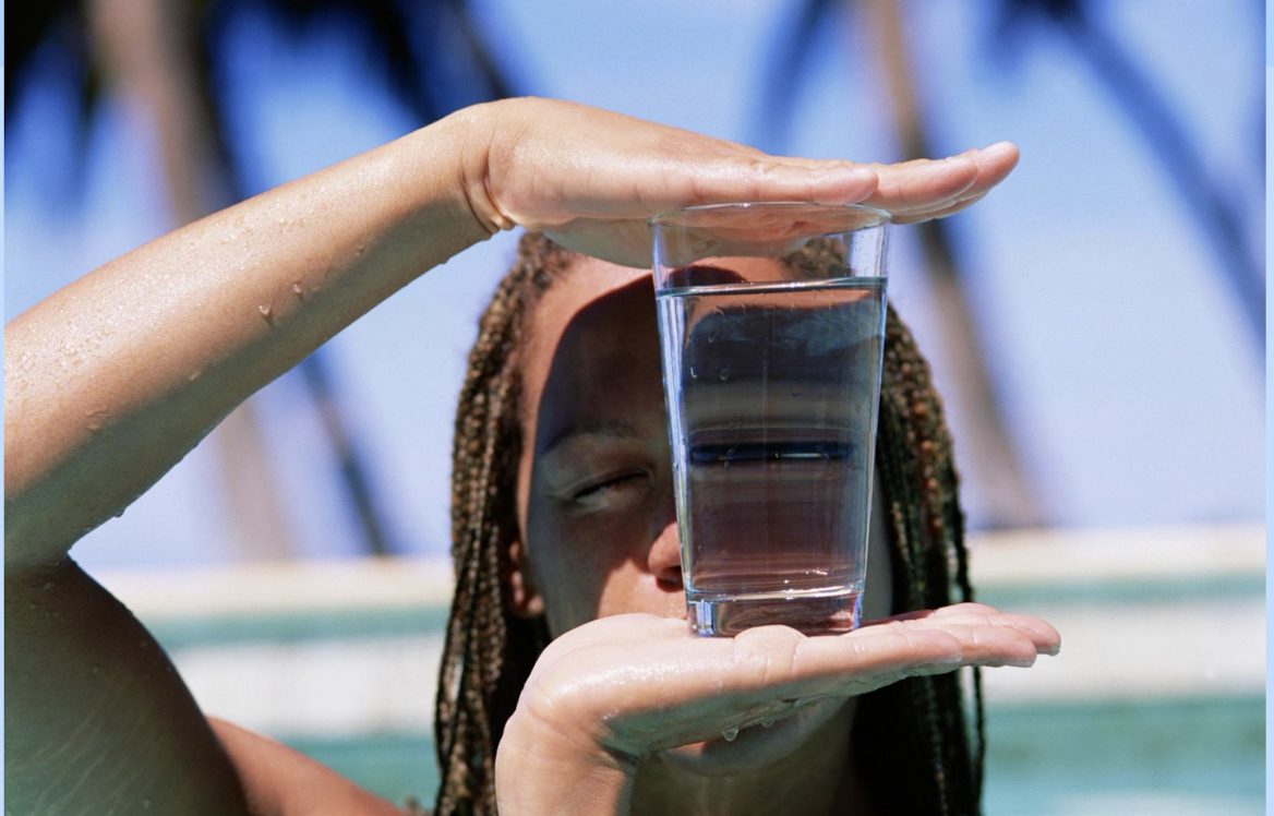 <p>Refraction: </p><ul><li><p>Define:</p></li><li><p>Objects can appear in what 2 ways?</p></li></ul><p></p><p></p>