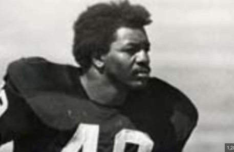 <p>Carl Weathers </p>
