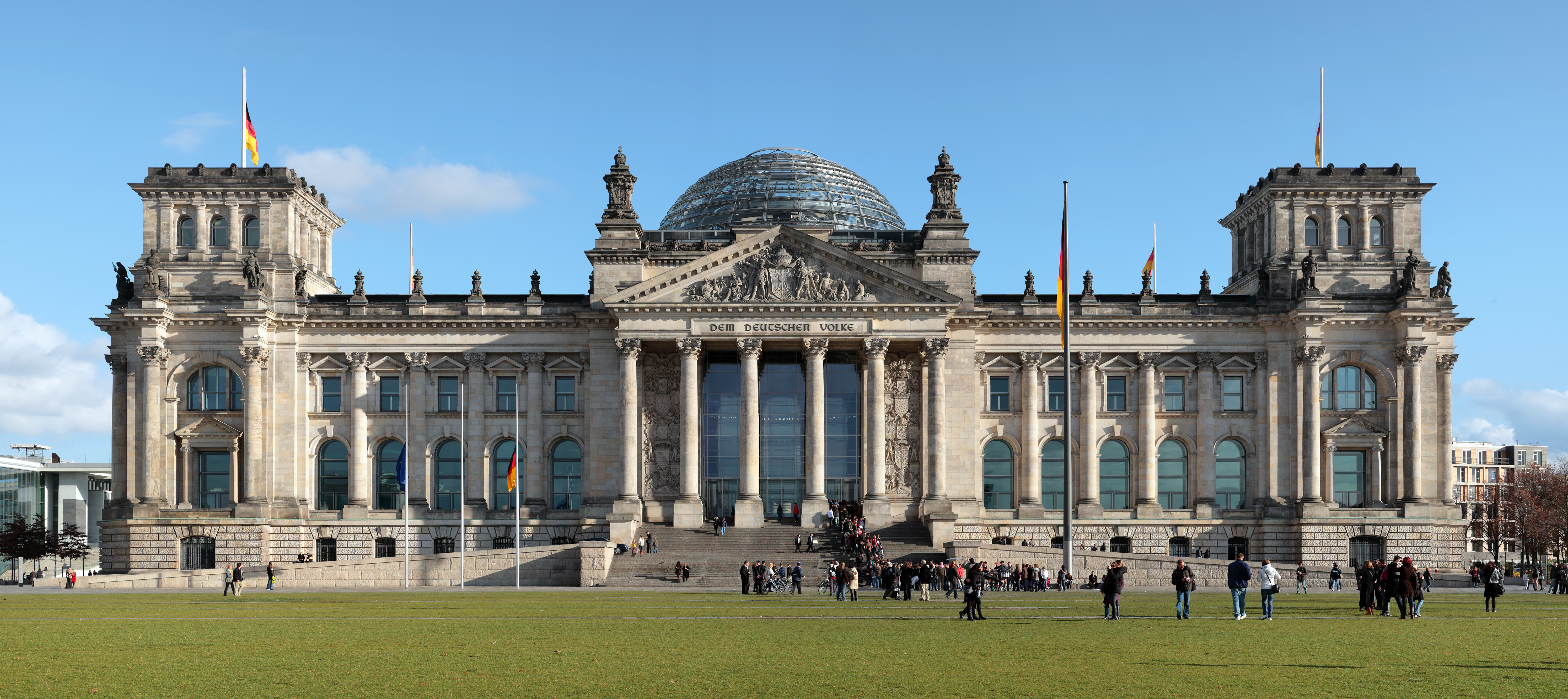 <ul><li><p>Berlin, Germany</p></li><li><p>Sir Norman Foster</p></li><li><p>1992-99</p></li></ul>