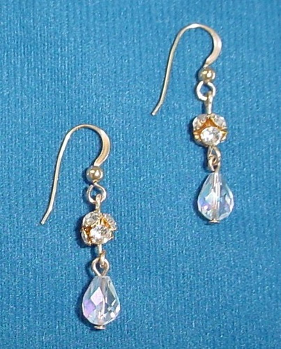 <p>the earrings</p>