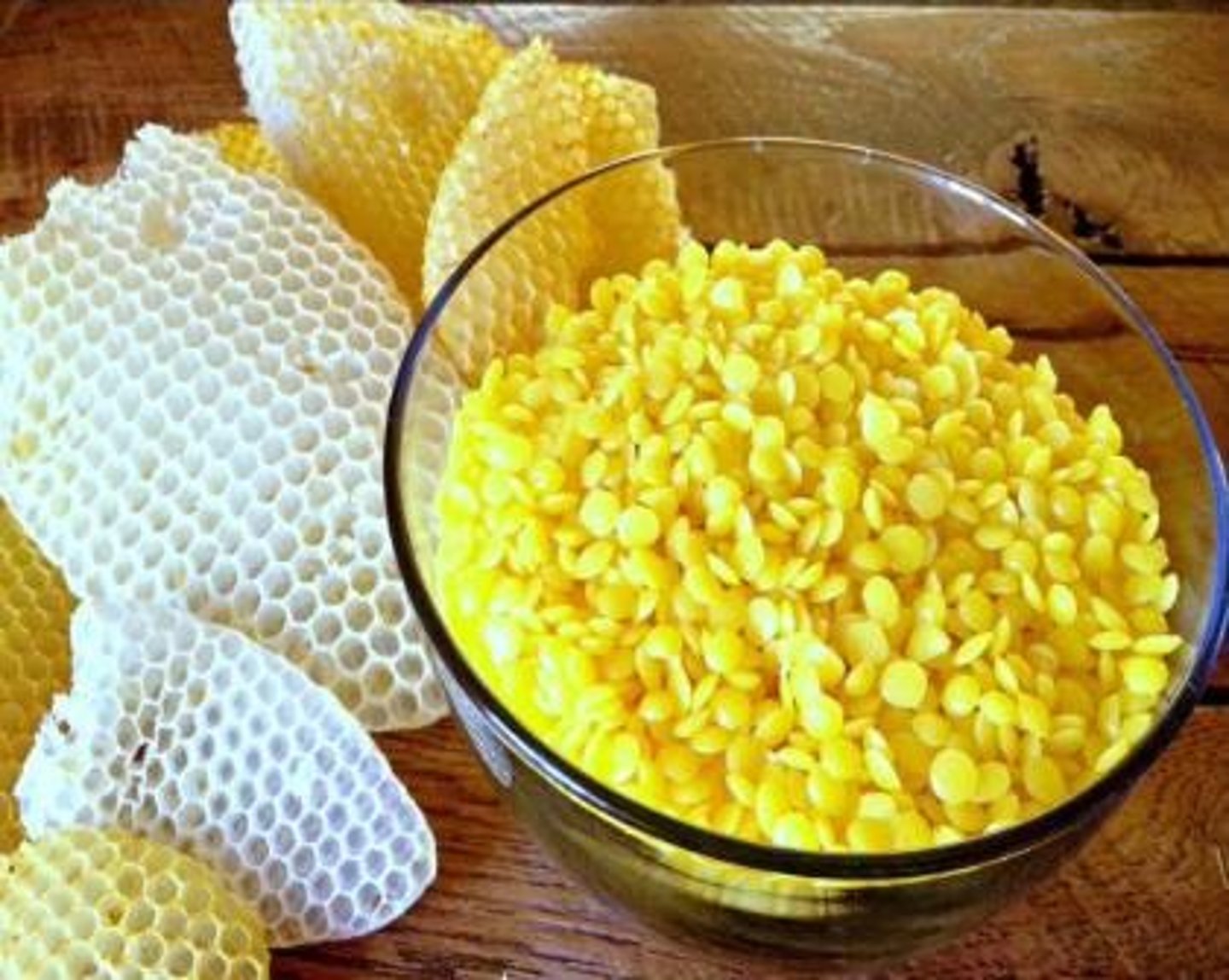 <p>1. honey removal</p><p>2. melt comb underwater</p><p>3. solid impurities sink</p><p>4. residual honey dissolves</p><p>5. strain</p><p>6. wax solidifies in suitable molds</p>
