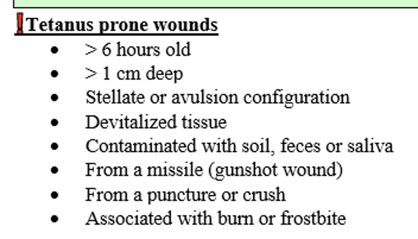 <p>- Missile(gunshot) wound </p><p>- puncturing or crushing devitalized (ischemic) tissue</p><p>- w/ associated burn or frostbite</p><p>- ~6+ hours ago</p><p>- contaminated with soil, feces, and saliva</p><p>- > 1 cm deep </p><p>- stellate or ragged/avulsed edges</p>