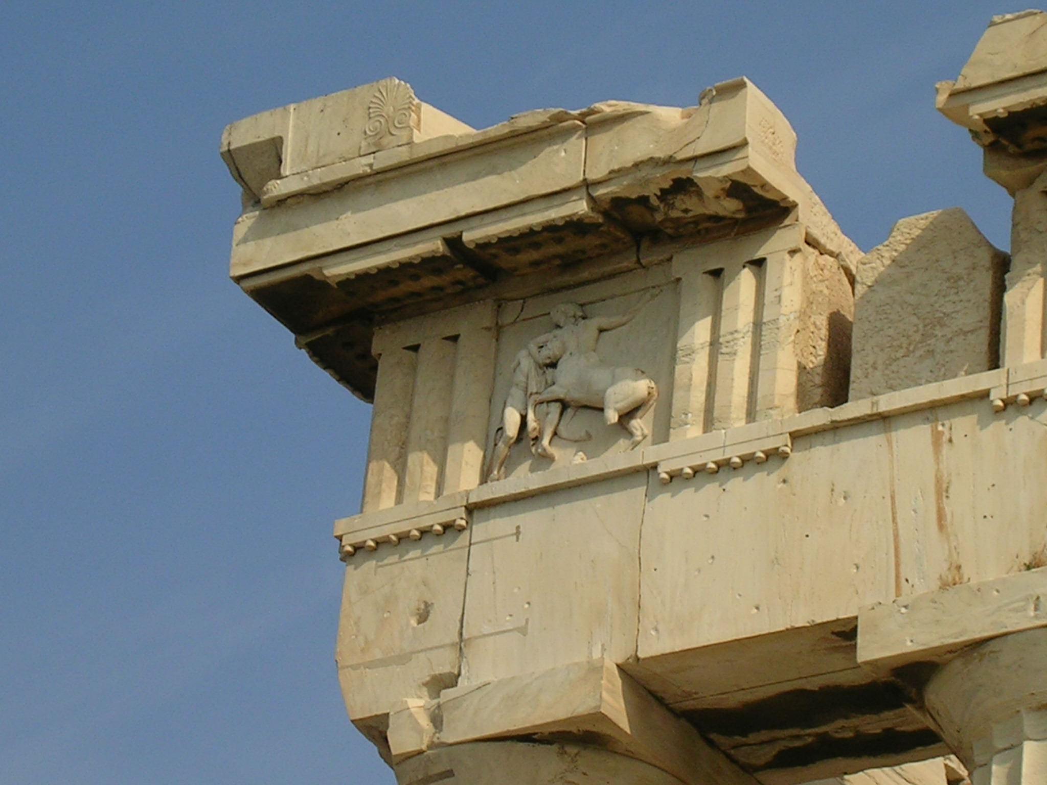 <p>panels of relief sculpture between the triglyphs on the frieze of Doric style temples</p>