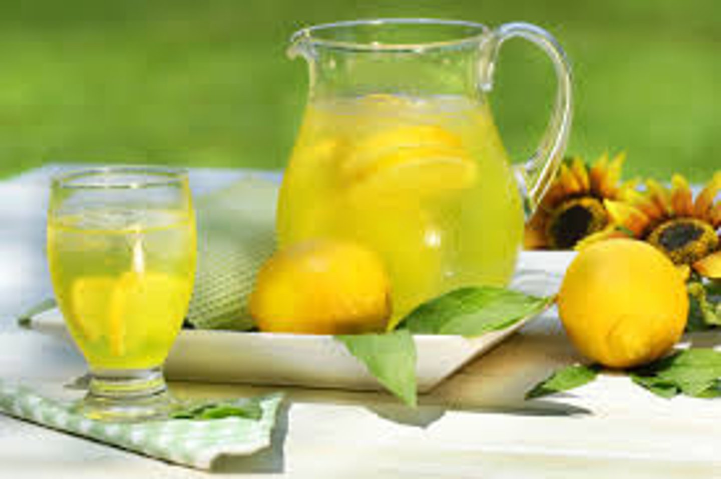 <p>the lemonade</p>