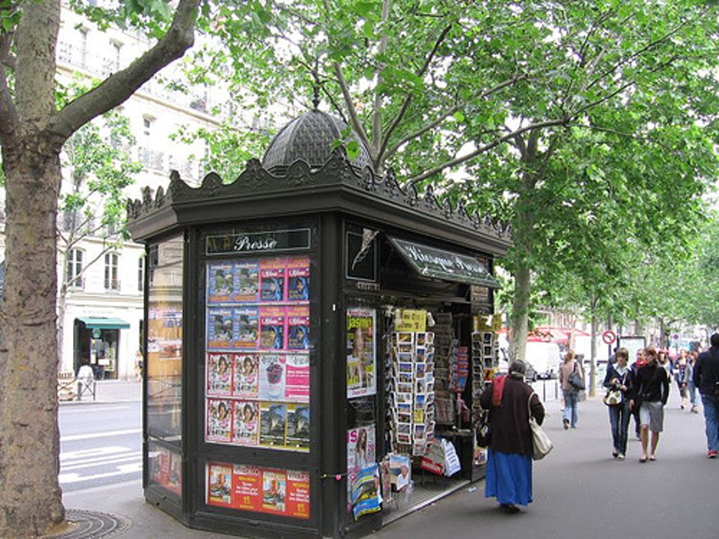 <p>News papers vendor</p>