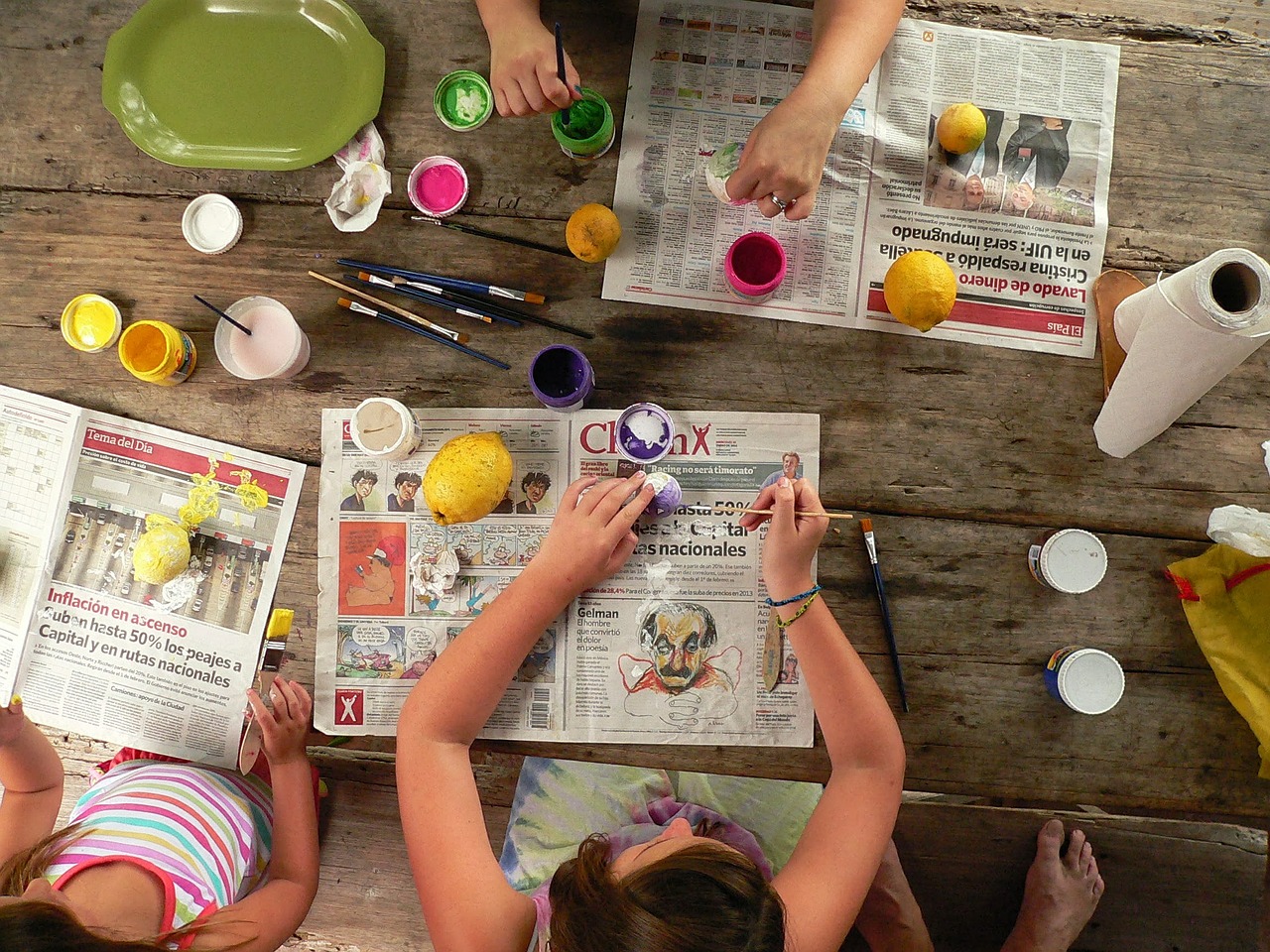 <p><span>do arts and crafts</span></p>