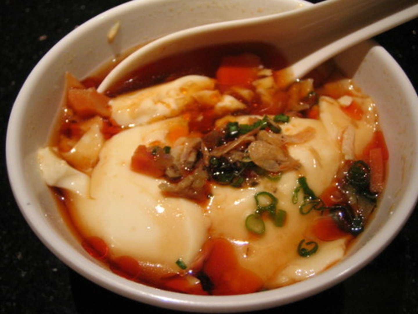 <p>dòu fu nǎo - jellied tofu</p>