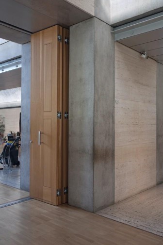 <p>What is the condition between these vaults and pocket doors?</p>