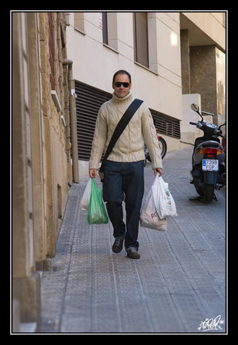 <p>einkaufen/shoppen (gehen)</p>