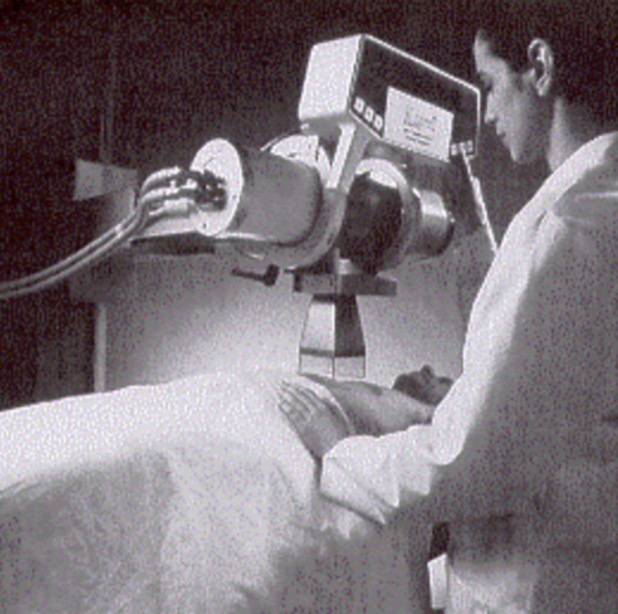 <p>100-500 kVp</p>