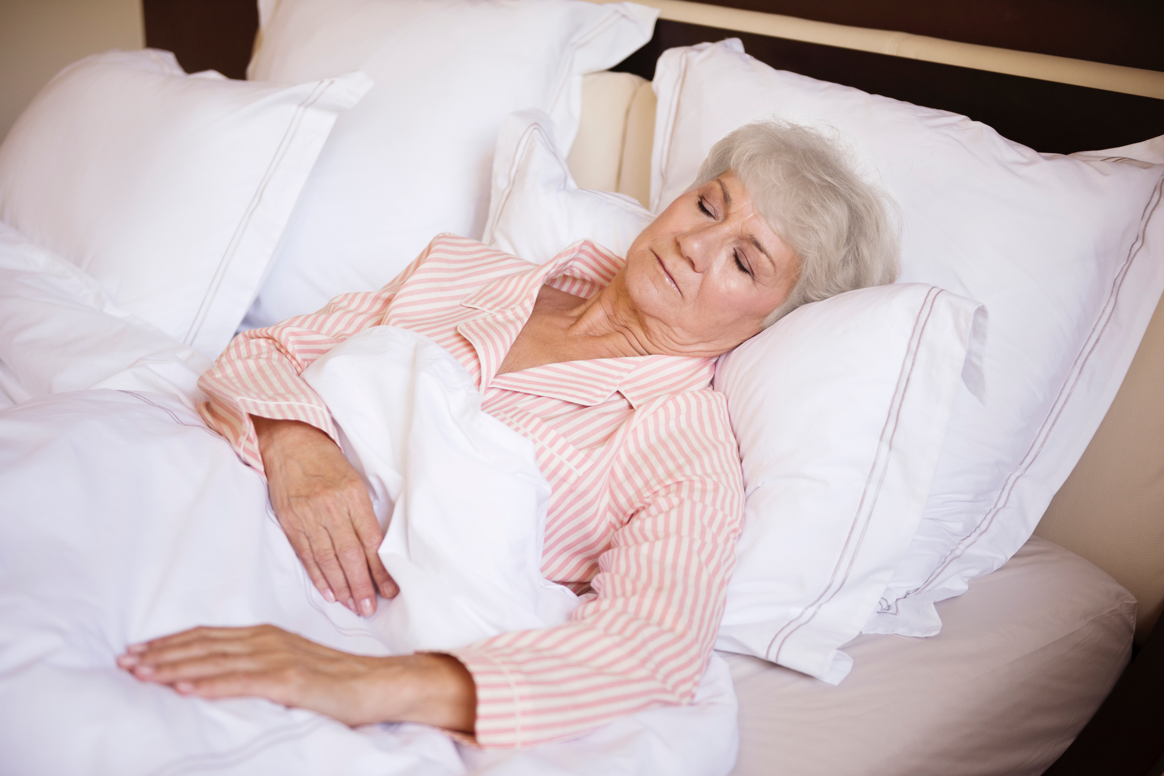 <p>The need to sleep on several pillows suggests early congestive heart failure.</p><ul><li><p>because lying flat can cause fluid to accumulate in the lungs. This symptom, called orthopnea, is a sign that the heart is not pumping blood effectively.</p></li></ul><p></p>