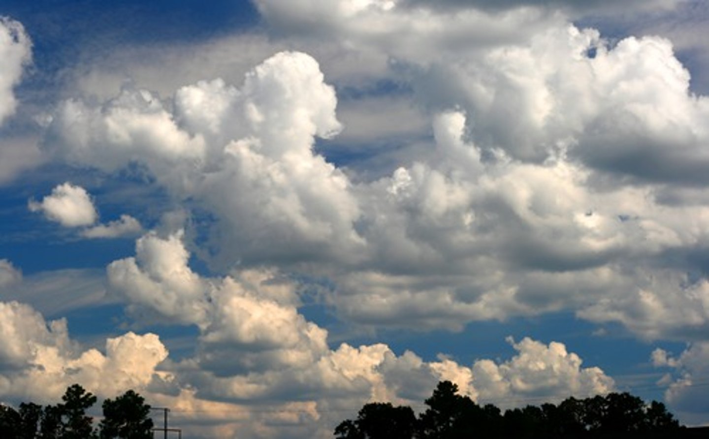 <p>there are clouds</p>