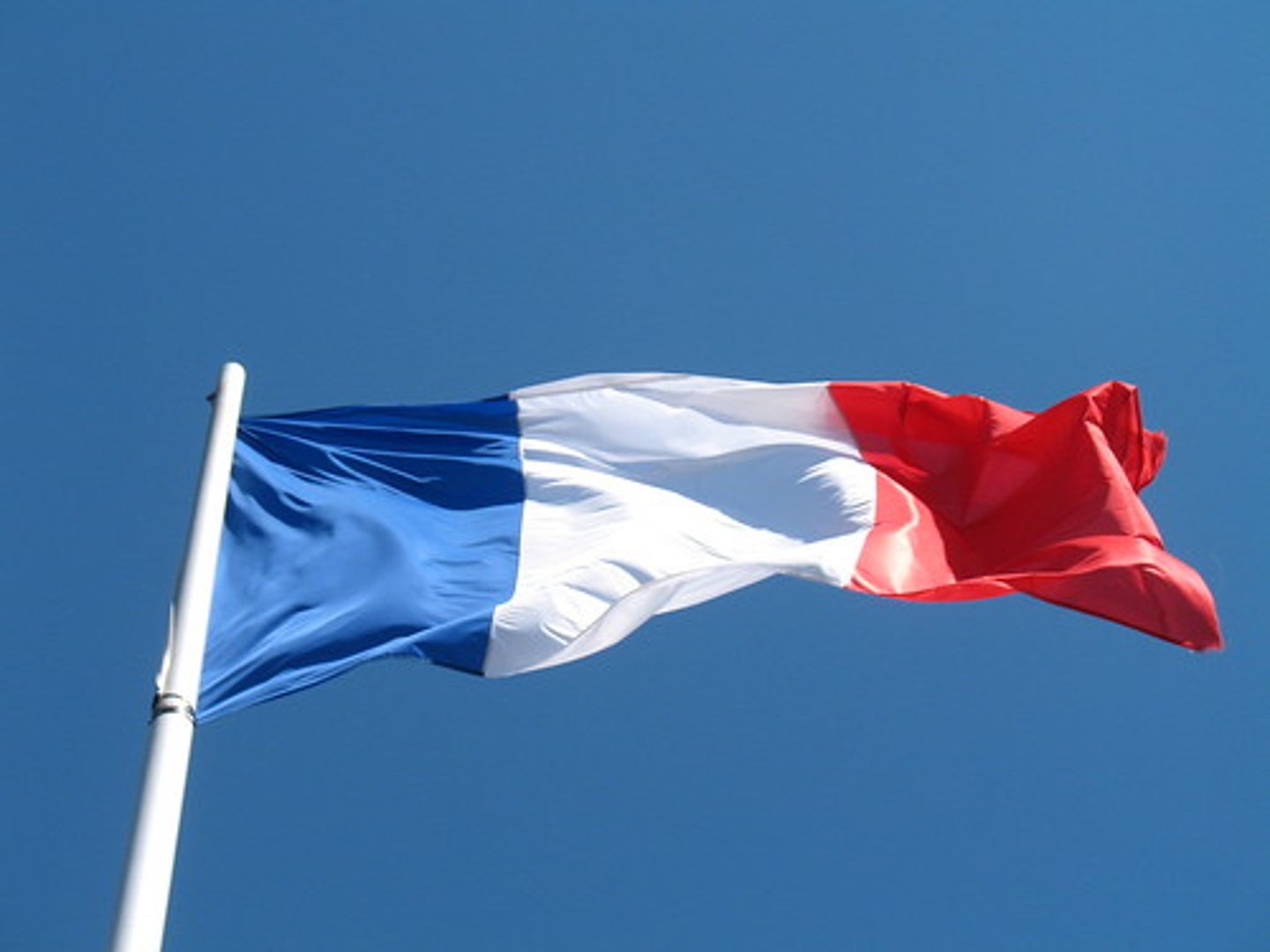 <p>tissu portant les couleurs ou l'emblème d'un pays</p>