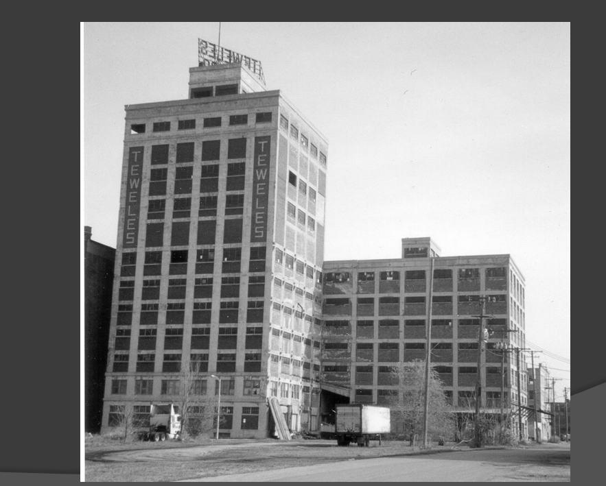 <p>Identify this building</p>