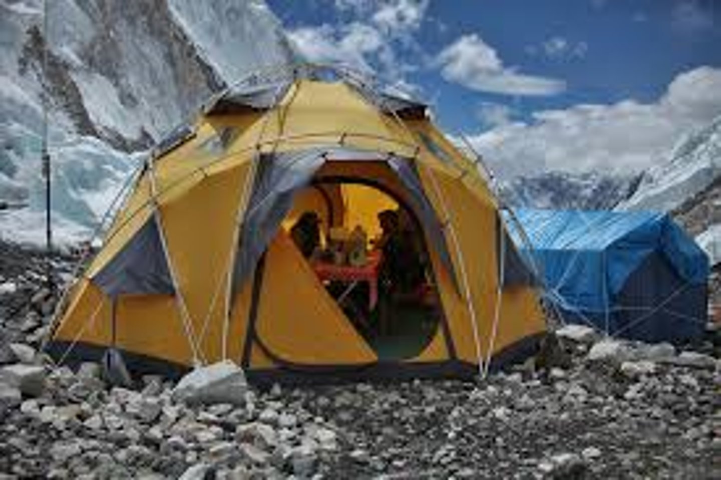 <p>camping tent</p>