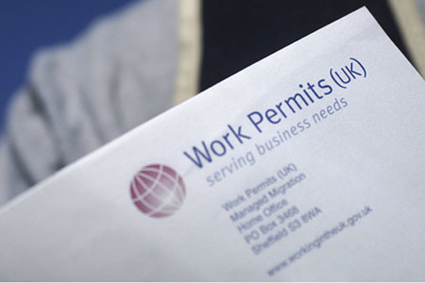 <p>(v) cho phép/ (n.) giấy phép</p>