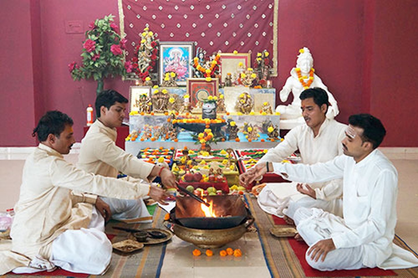 <p>a Hindu prayer ritual</p>