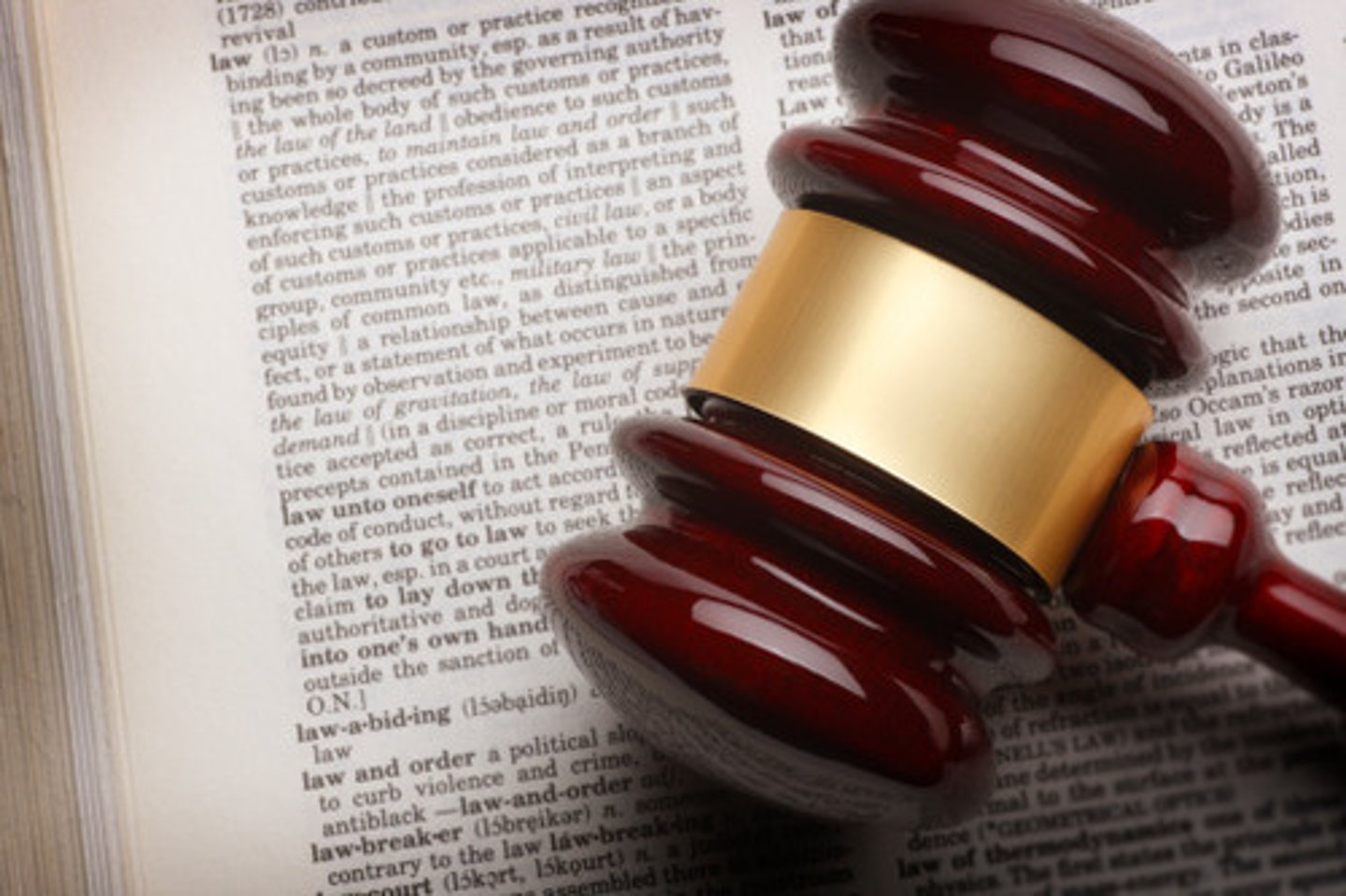 <p>VERB To justify a decision, action, or idea means to show or prove that it is reasonable or necessary.</p><p>-ex No argument can justify a war.</p><p>Biện minh, bào chữa</p>