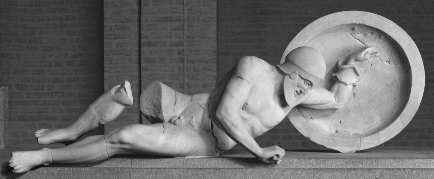 <p>How is detail created in the dying warrior from the East pediment?</p>