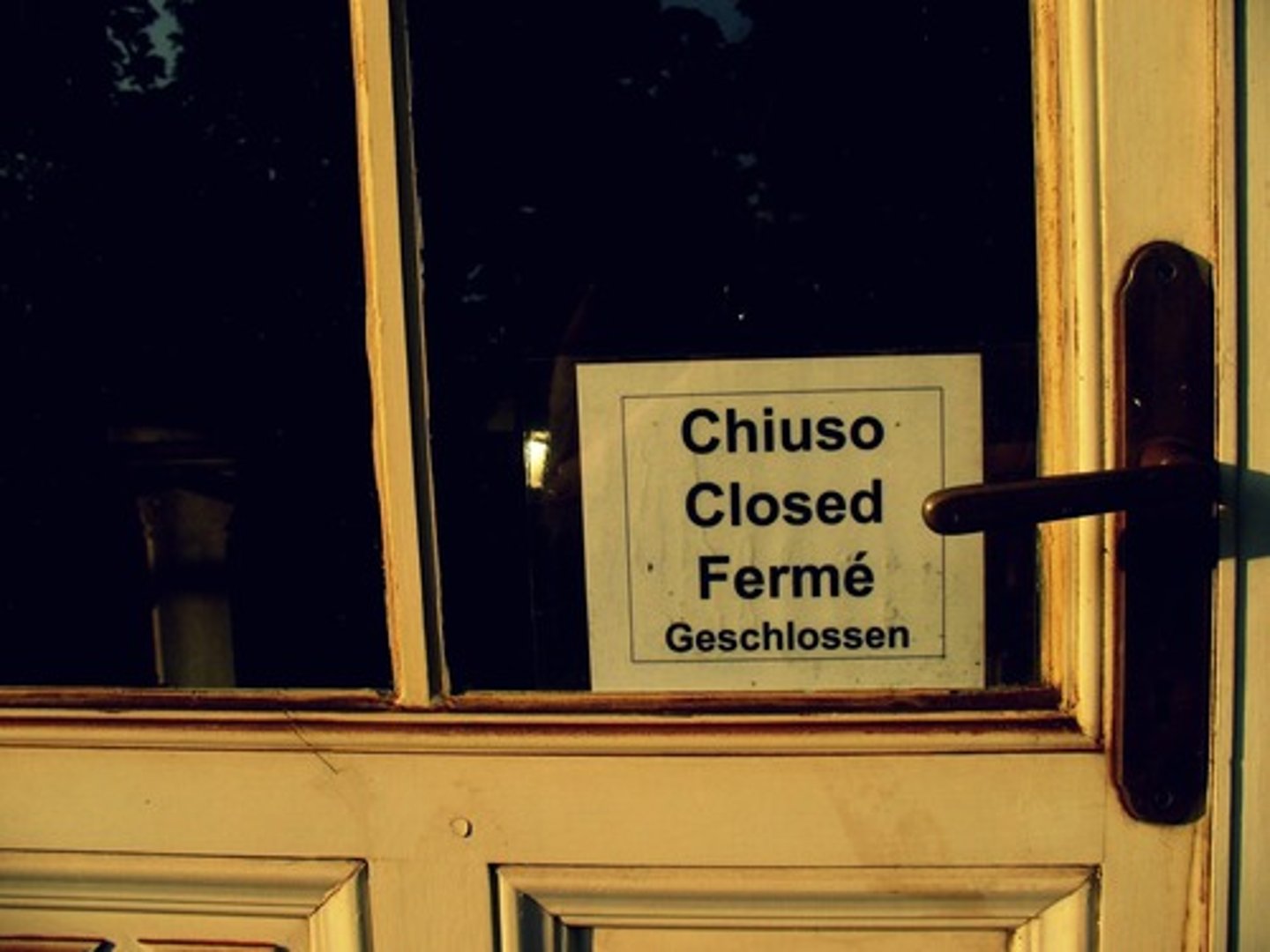 <p>to close</p>