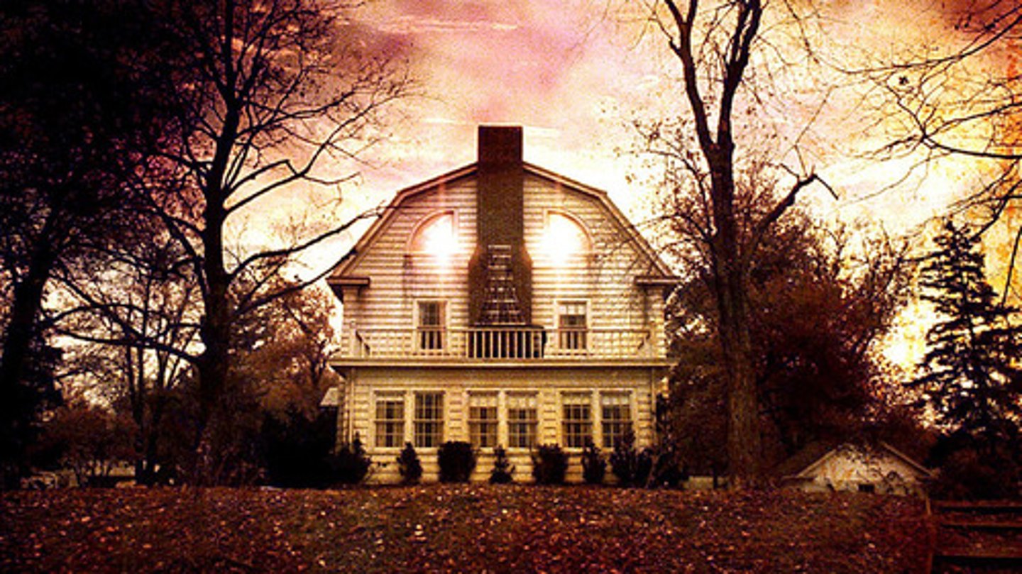 <p>Horror (n) /ˈhɒrə(r)/</p>